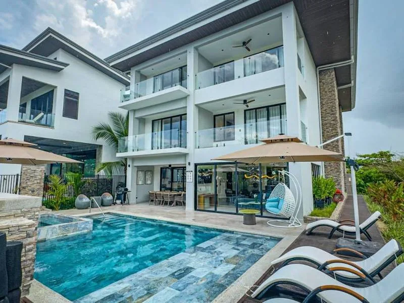 12 Bed Single Family Homes For Sale in Playa Hermosa, photo 2