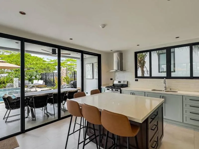 12 Bed Single Family Homes For Sale in Playa Hermosa, photo 3