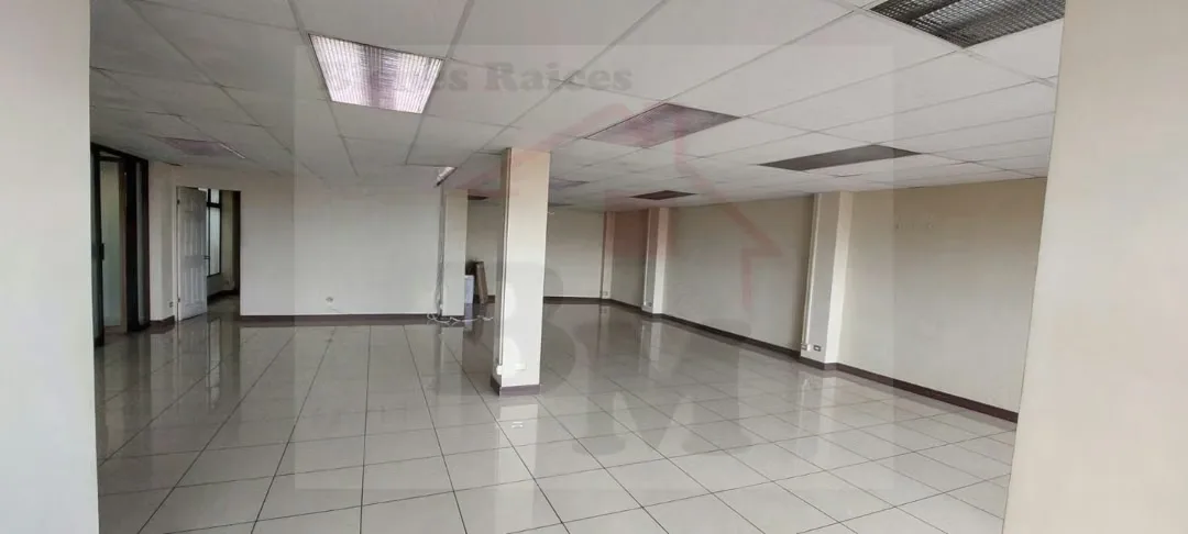 Se Alquila Local para Oficinas en Heredia Centro. A 100 metros del Parque