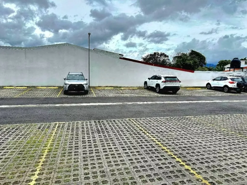 *Descripción* : Apto en primer piso, sala, comedor, cocina integrada, dos habitaciones con closet ..., photo 2