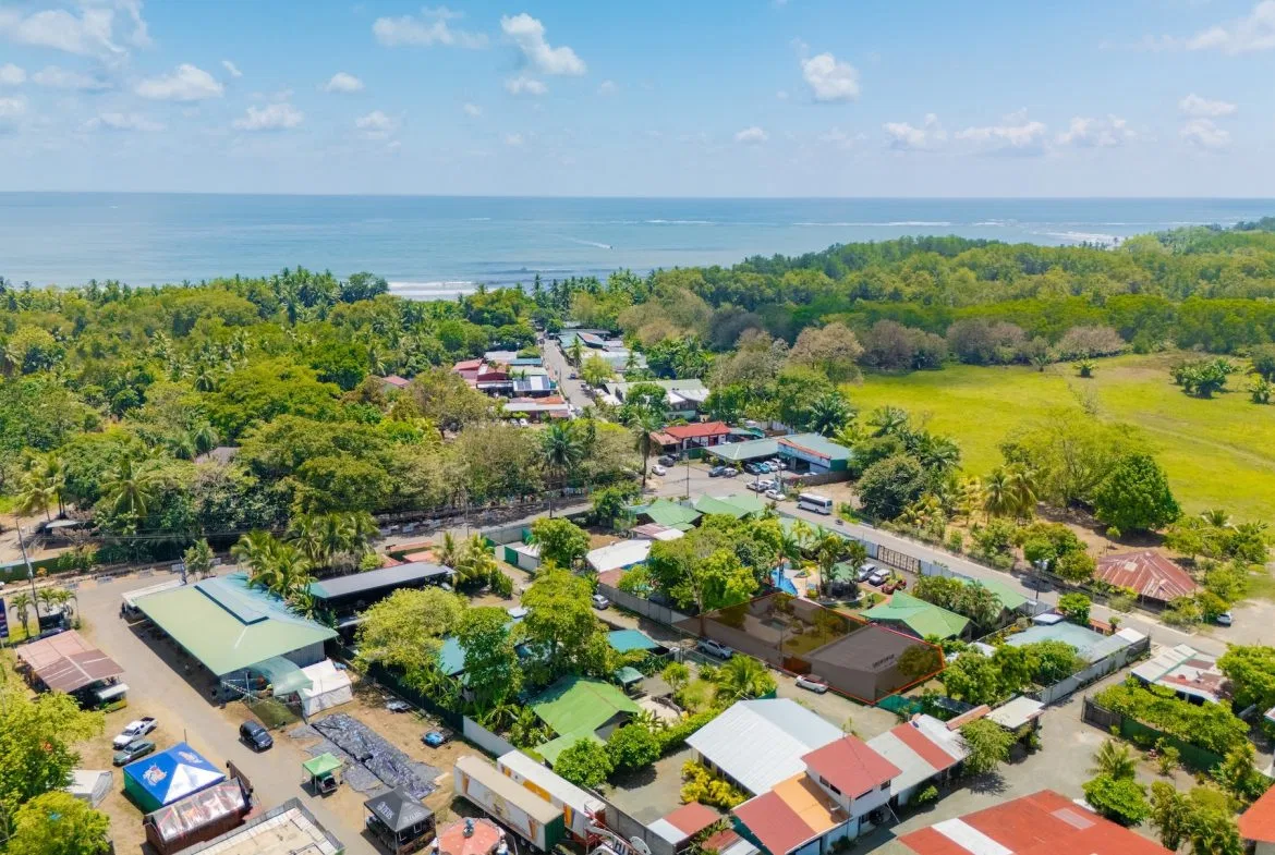 LOS PAPYRUS HOTEL PROPERTY WITH FOUR BEDROOMS AND NEAR TO THE BEACH, IN BAHIA BALLENA – 0.087 ACRES, photo 4