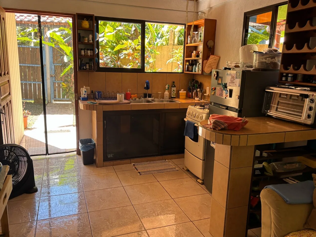 PROPERTY WITH SEVEN BEDROOMS AND RIVER VIEWS NEAR TO THE DOMINICAL BEACH, IN BARU – 0.16 ACRES, photo 5