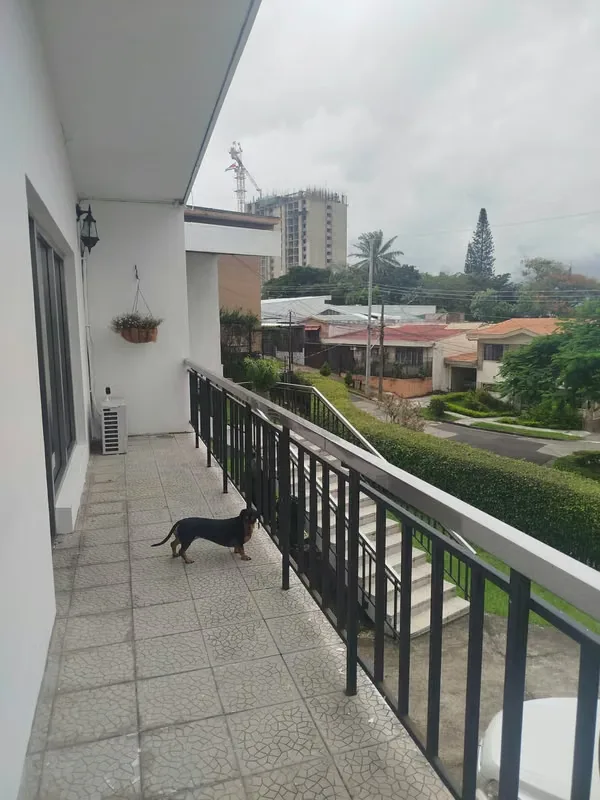 Ubicada en una calle tranquila y segura en Sabana Oeste, esta propiedad destaca por sus ..., photo 14