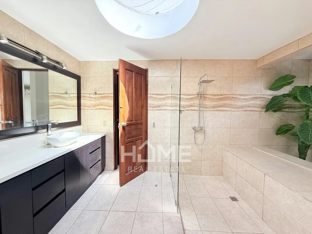 Vive con comodidad, amplitud y seguridad en una casa ideal para familias, ubicada dentro de un exclusivo condominio en San ..., photo 2