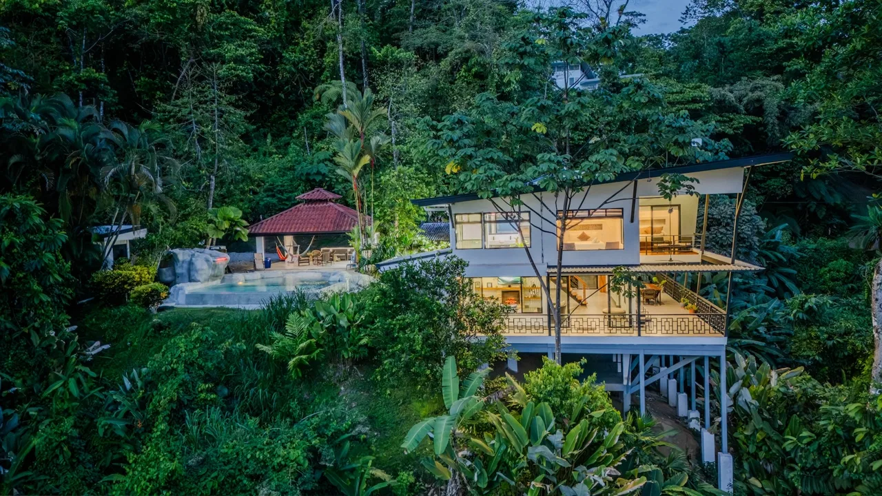 CASA LA ROCA JUNGLE PROPERTY WITH THREE BEDROOMS, IN UVITA  – 4.06 ACRES