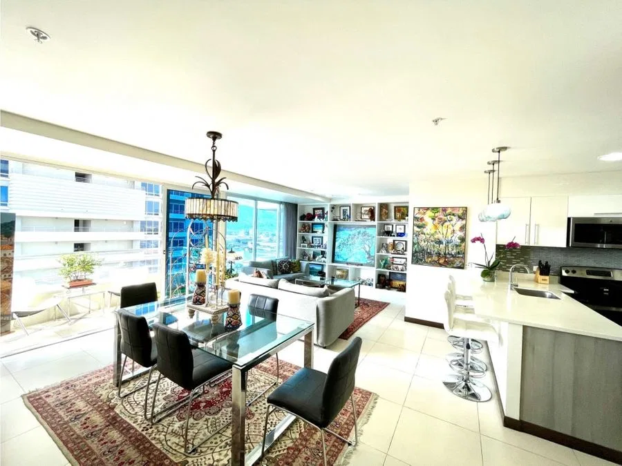 Venta de Moderno Apartamento en Torres de Paseo Colon