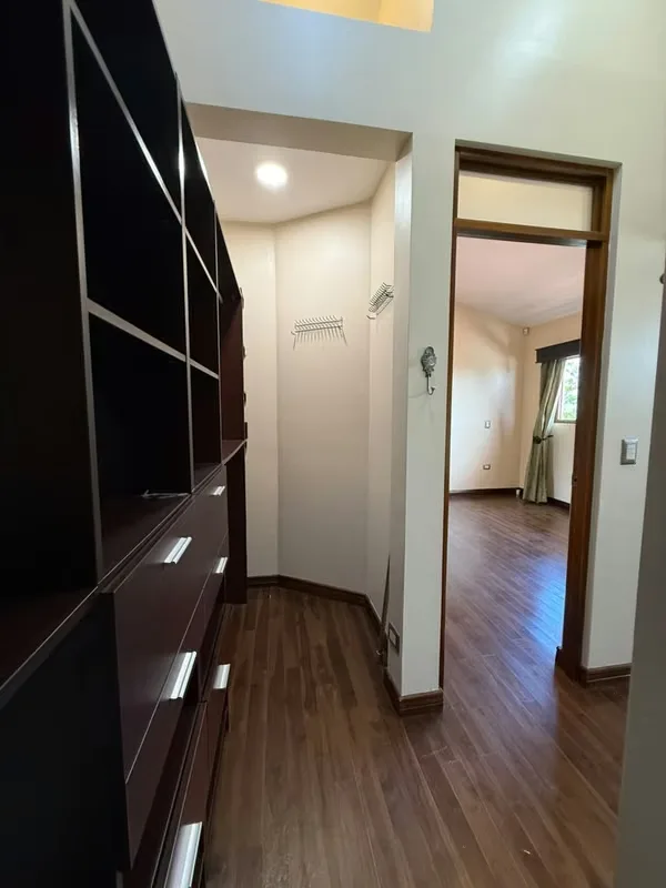 ¿Buscás una casa donde realmente quepa tu vida? Esta propiedad de dos plantas en Santo Domingo de Heredia, está pensada para familias que necesitan espacio real: tres habitaciones ..., photo 13
