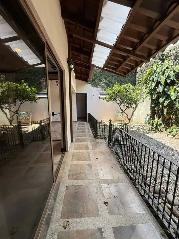 ¿Buscás una casa donde realmente quepa tu vida? Esta propiedad de dos plantas en Santo Domingo de Heredia, está pensada para familias que necesitan espacio real: tres habitaciones ..., photo 16