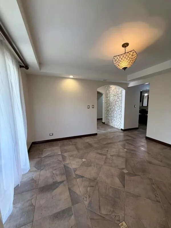 ¿Buscás una casa donde realmente quepa tu vida? Esta propiedad de dos plantas en Santo Domingo de Heredia, está pensada para familias que necesitan espacio real: tres habitaciones ..., photo 3
