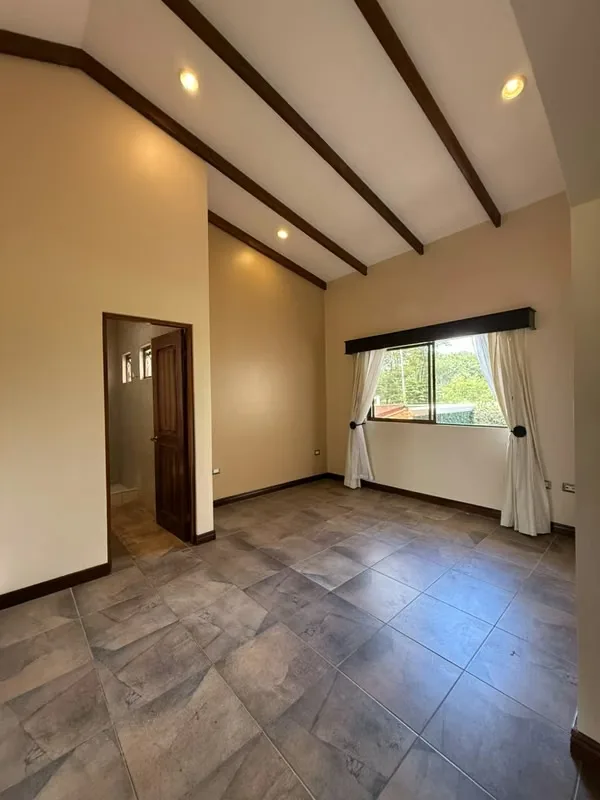 ¿Buscás una casa donde realmente quepa tu vida? Esta propiedad de dos plantas en Santo Domingo de Heredia, está pensada para familias que necesitan espacio real: tres habitaciones ..., photo 7
