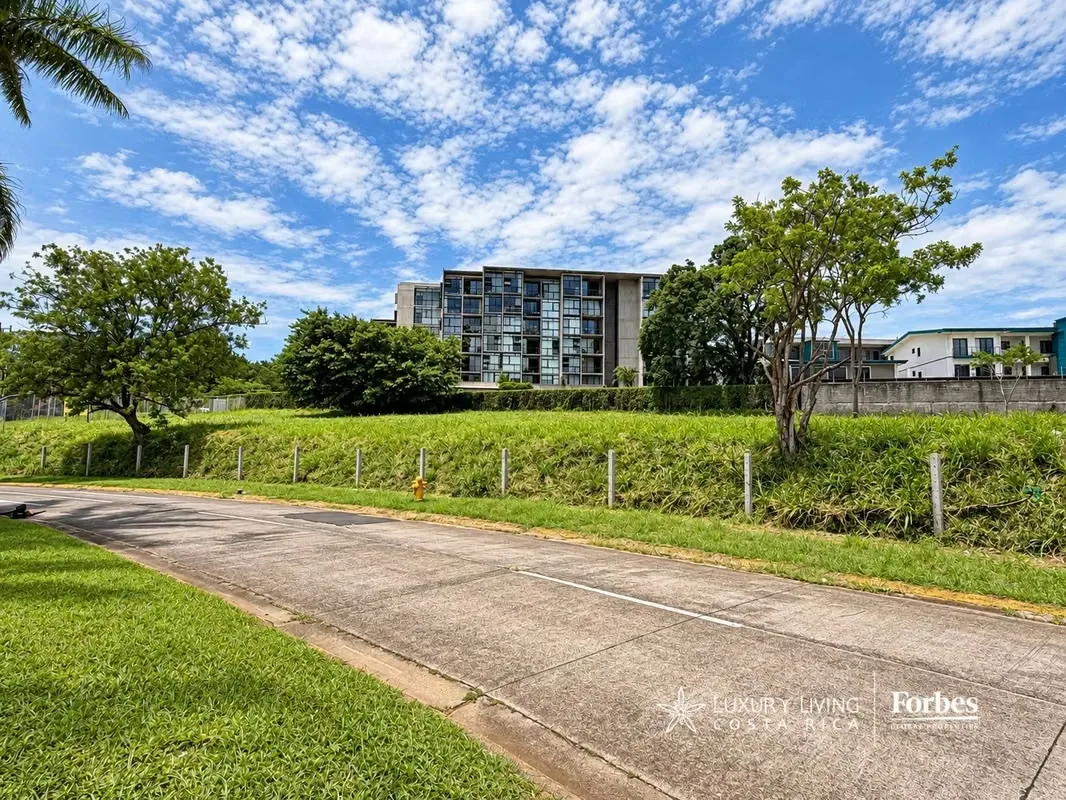 Exclusivos Terrenos Residenciales en Real Cariari | Ideales para Torres o Desarrollos de Lujo, photo 2