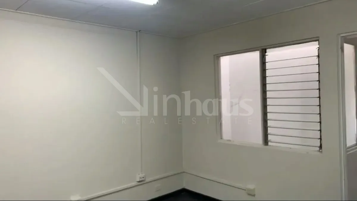 El edificio dispone de 230 metros cuadrados de construcción sobre un terreno de 217 metros cuadrados, distribuidos en dos niveles diseñados para actividades comerciales. La planta ..., photo 10