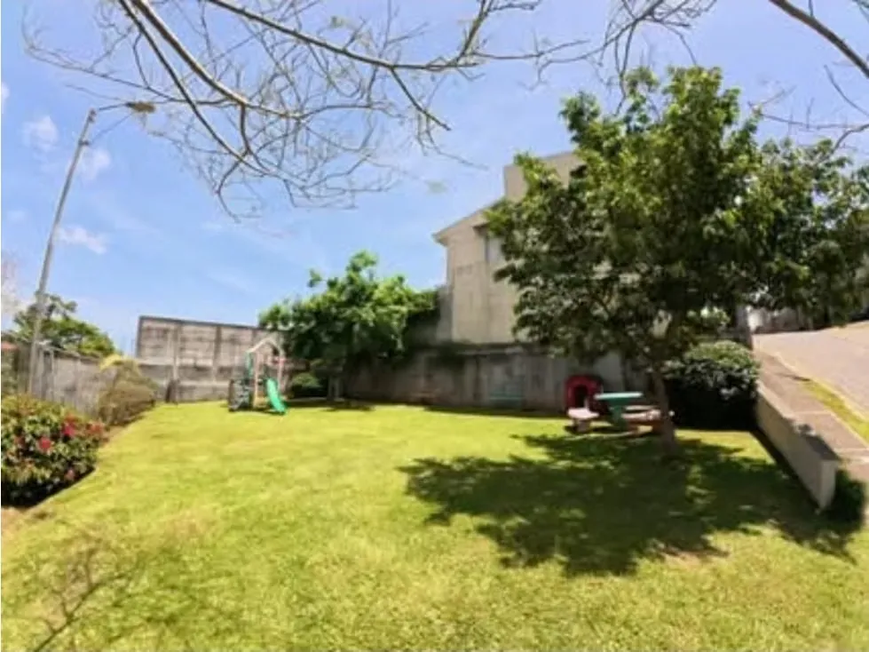 La propiedad cuenta con 3 habitaciones, 2.5 baños, 2 parqueos, lote ..., photo 6