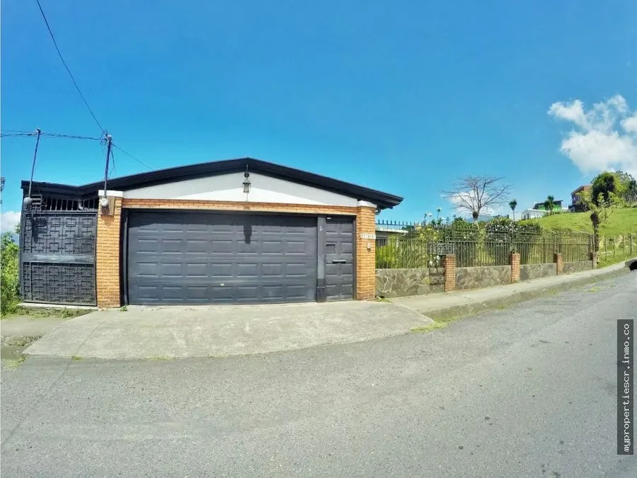 Location: El Carmen de Guadalupe, 1.5 km east of the Catholic Church