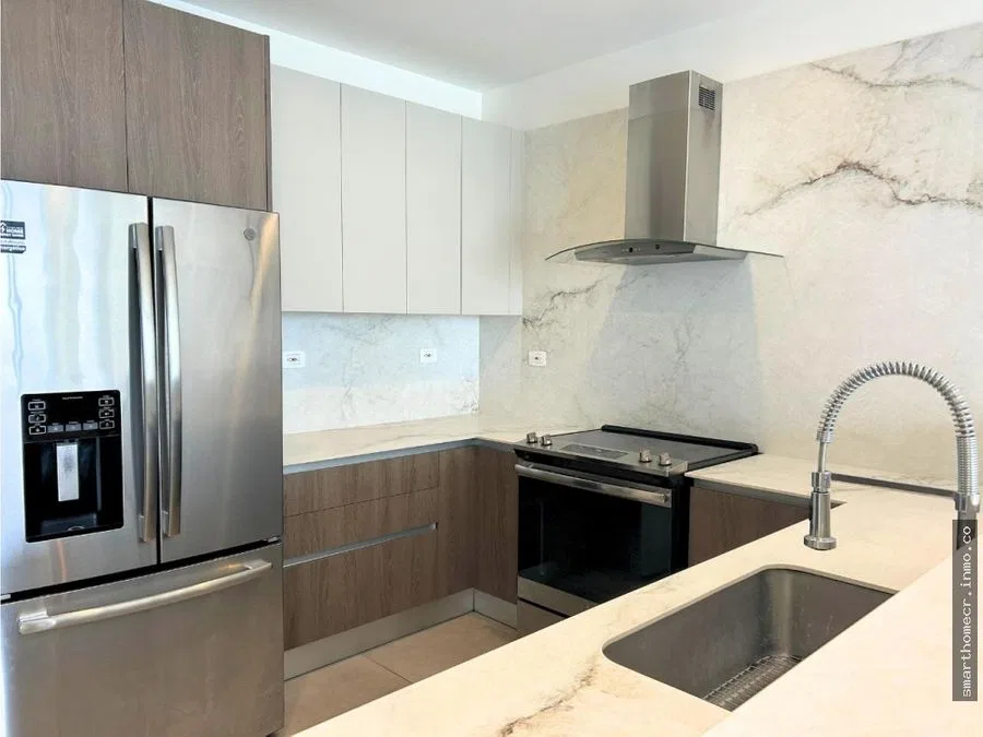 SE ALQUILA O SE VENDE APARTAMENTO EN TORRE, GUACHIPELÍN*