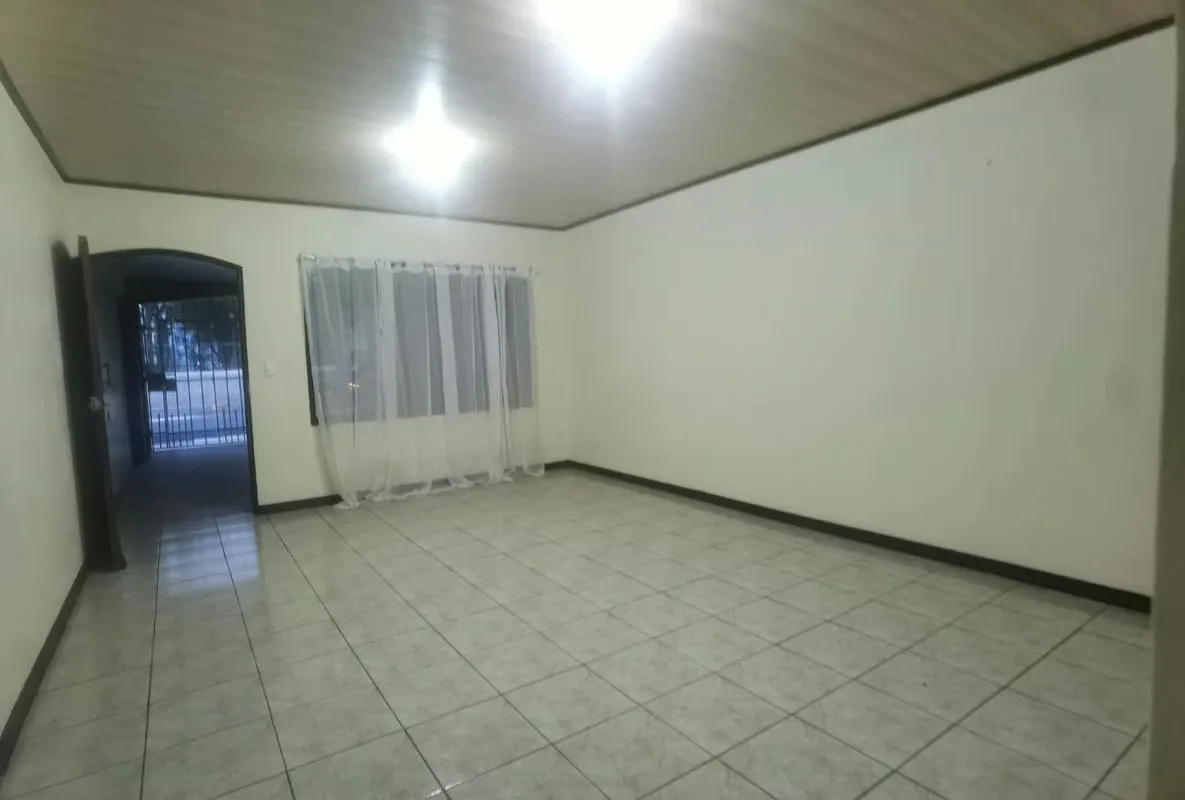 ¡CASA CON LOCAL COMERCIAL - IDEAL PARA VIVIR Y EMPRENDER!Se alquila casa con local comercial integrado, perfecta para quien quiere tener su negocio y su hogar en el mismo ..., photo 4