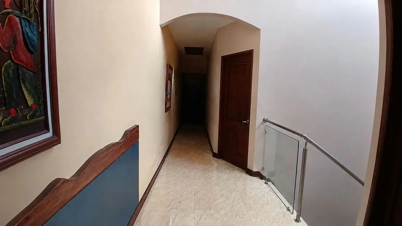 Si busca una casa espaciosa para disfrutar en familia, ubicada en un vecindario tranquilo y con fácil acceso ..., photo 12