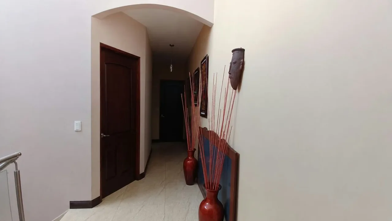 Si busca una casa espaciosa para disfrutar en familia, ubicada en un vecindario tranquilo y con fácil acceso ..., photo 13