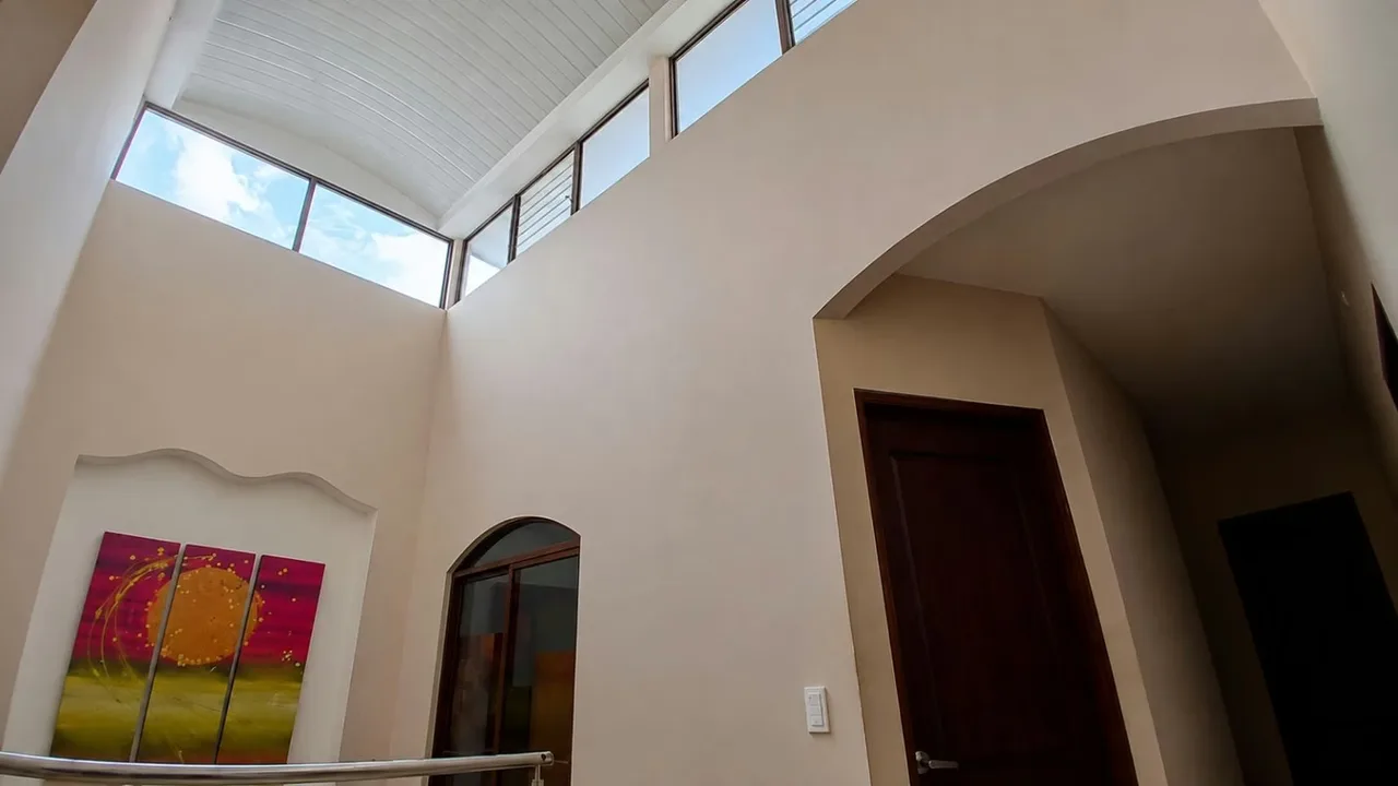 Si busca una casa espaciosa para disfrutar en familia, ubicada en un vecindario tranquilo y con fácil acceso ..., photo 15