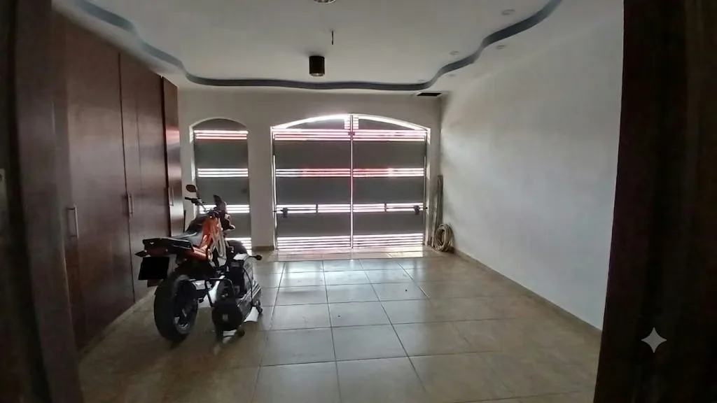 Si busca una casa espaciosa para disfrutar en familia, ubicada en un vecindario tranquilo y con fácil acceso ..., photo 4