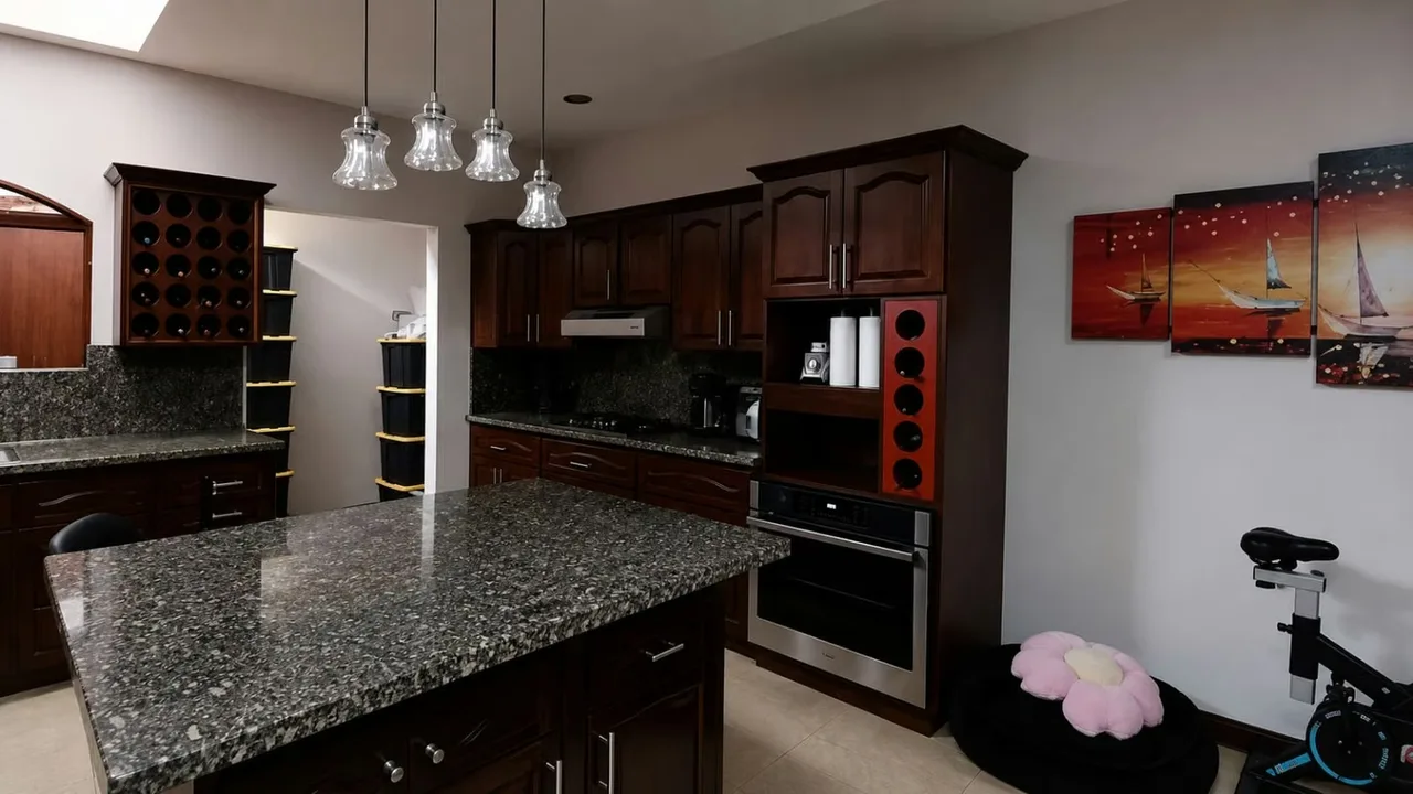 Si busca una casa espaciosa para disfrutar en familia, ubicada en un vecindario tranquilo y con fácil acceso ..., photo 6