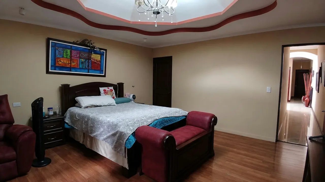 Si busca una casa espaciosa para disfrutar en familia, ubicada en un vecindario tranquilo y con fácil acceso ..., photo 10
