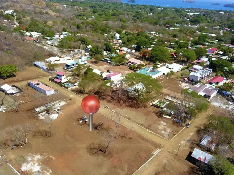 Take advantage of this excellent opportunity to own a residential lot in one of Guanacaste's fastest-growing coastal communities. Whether you're looking to build your dream home, a ...