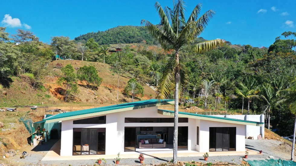 BRAND NEW 2 BED HOME IN MIRAVALLES – 0.24 ACRES