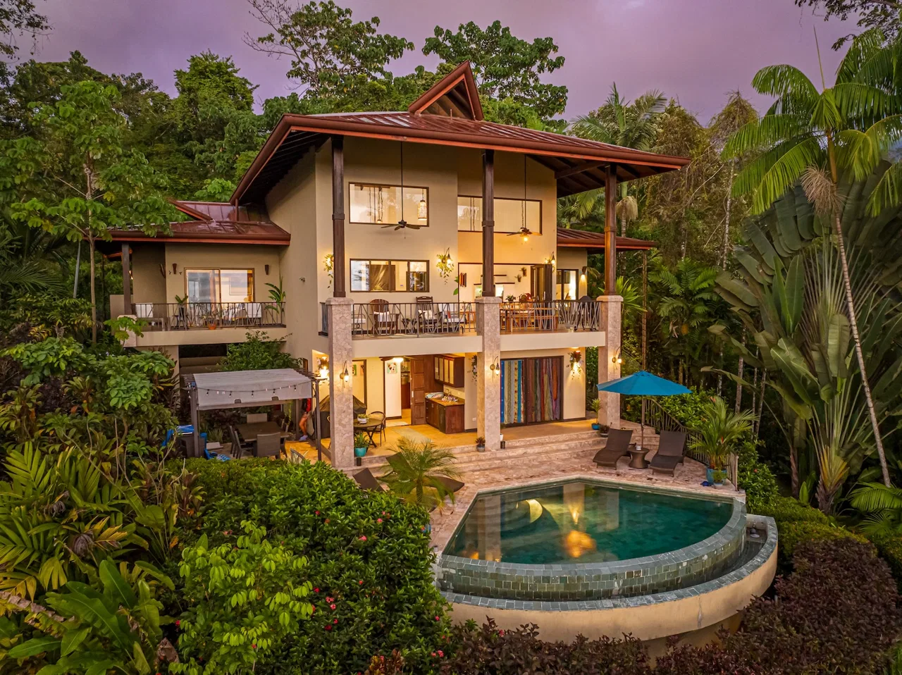 LUXURY PROPERTY WITH THREE BEDROOMS AND OCEAN VIEWS, IN BARRIO LAS BRISAS LA COLONIA -1.76 ACRES