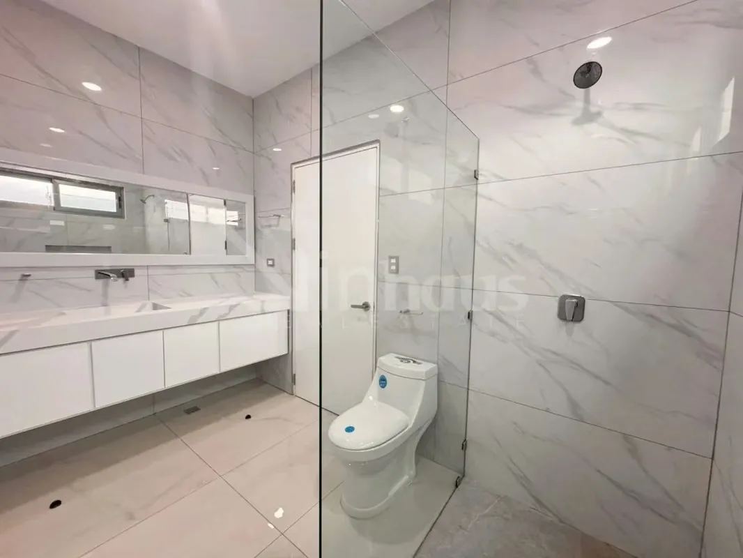 Casa ubicada en piso 2 con gran espacio, hermosas vistas, cuenta con sala comedor cocina amplio, una terraza con una vista espectacular a un bosque, 3 habitaciones, la principal con ..., photo 5