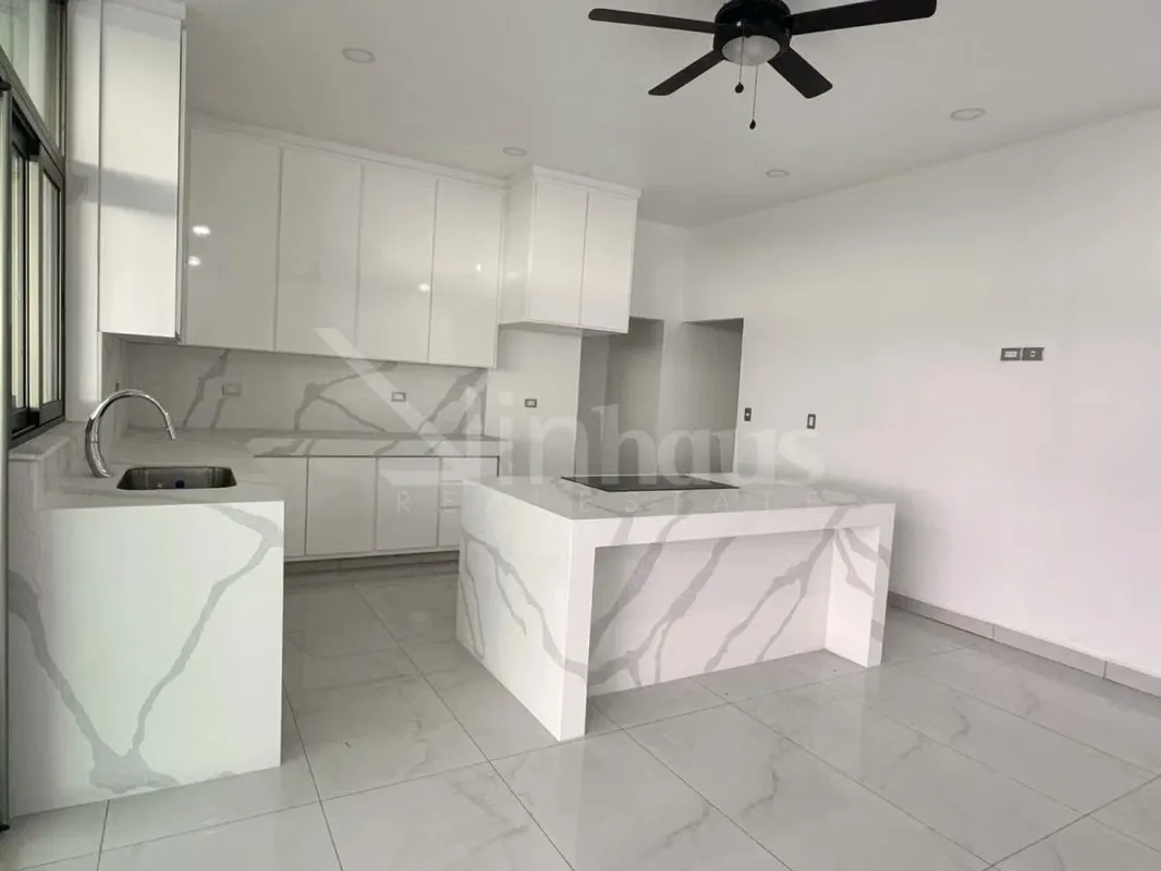 Casa ubicada en piso 2 con gran espacio, hermosas vistas, cuenta con sala comedor cocina amplio, una terraza con una vista espectacular a un bosque, 3 habitaciones, la principal con ..., photo 6