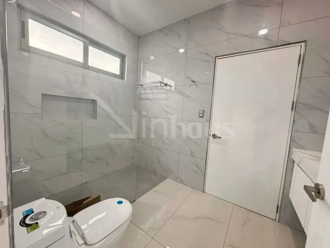 Casa ubicada en piso 2 con gran espacio, hermosas vistas, cuenta con sala comedor cocina amplio, una terraza con una vista espectacular a un bosque, 3 habitaciones, la principal con ..., photo 8