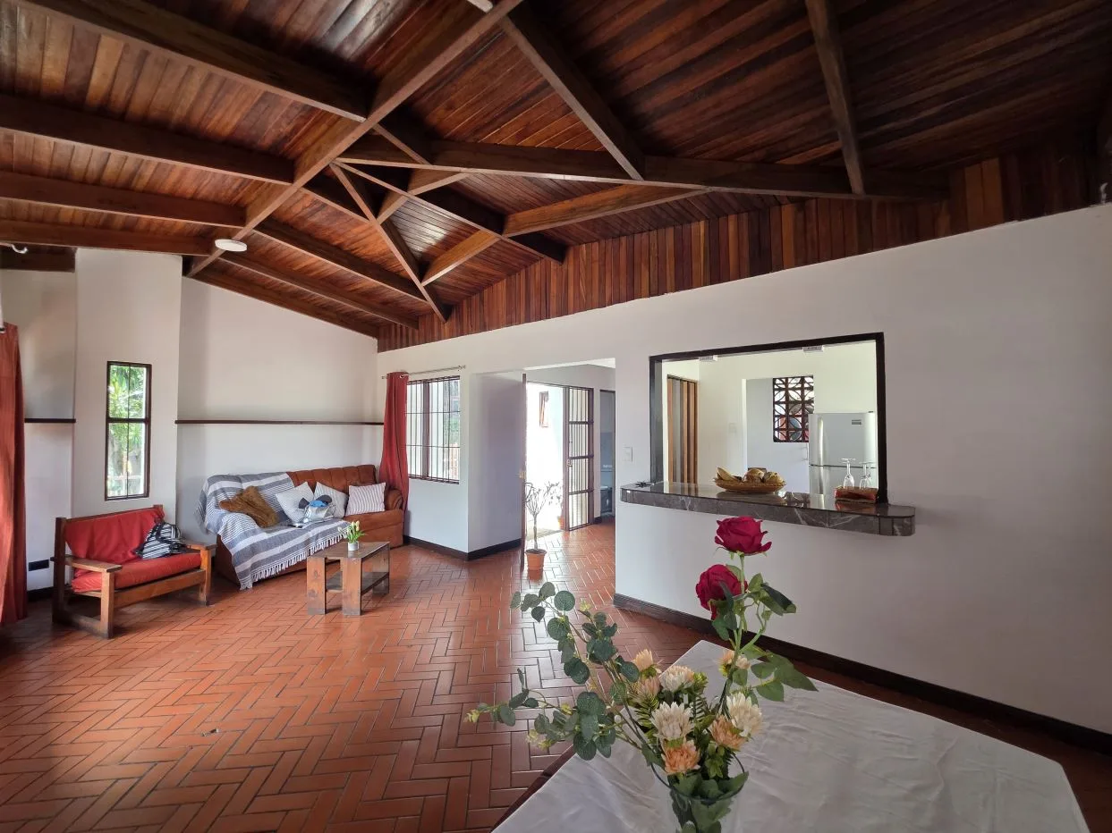 Mixed-Use Corner House in the Heart of Barva | 4,273 sq ft Lot
