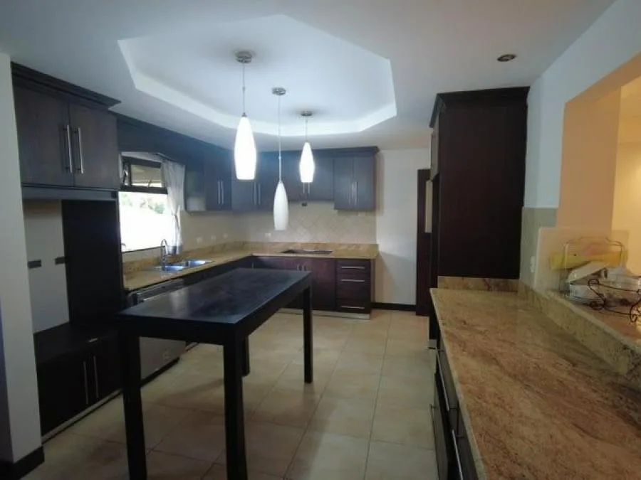 Casa de lujo en condominio exclusivo ubicado en Mata Platano RAH 231212 - Venta en Goicoechea, photo 11