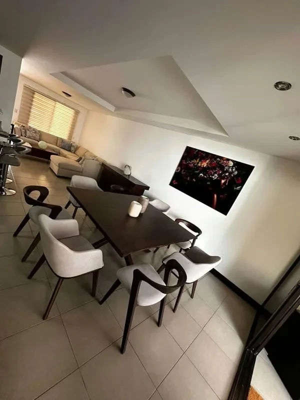 Venta de casa en santa ana centro en santa ana hills en condominio con seguridad y amenidades
