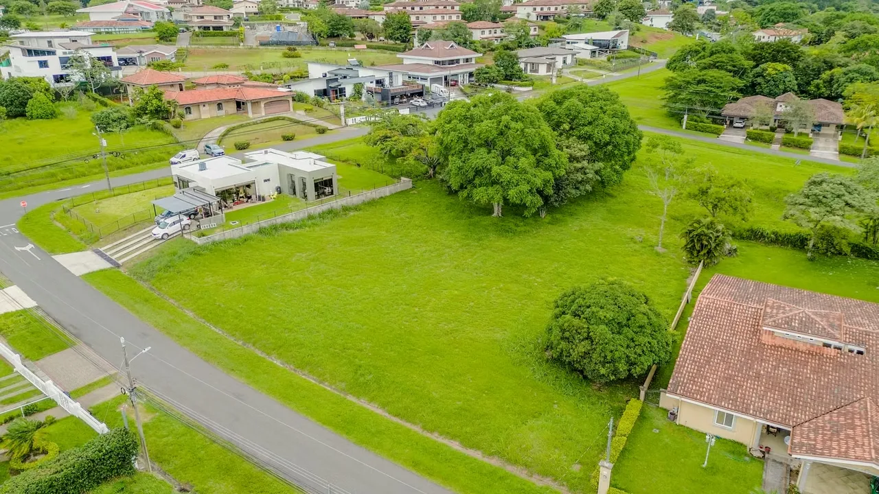 Lot for Sale in Hacienda Los Reyes, La Guátima, 124; 900 m ², 124; USD 135,000