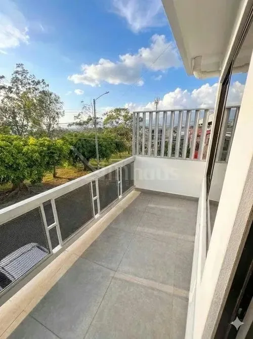 ¡EN ALQUILER: APARTAMENTO EN ROHRMOSER! Modeno, lindo y seguro.