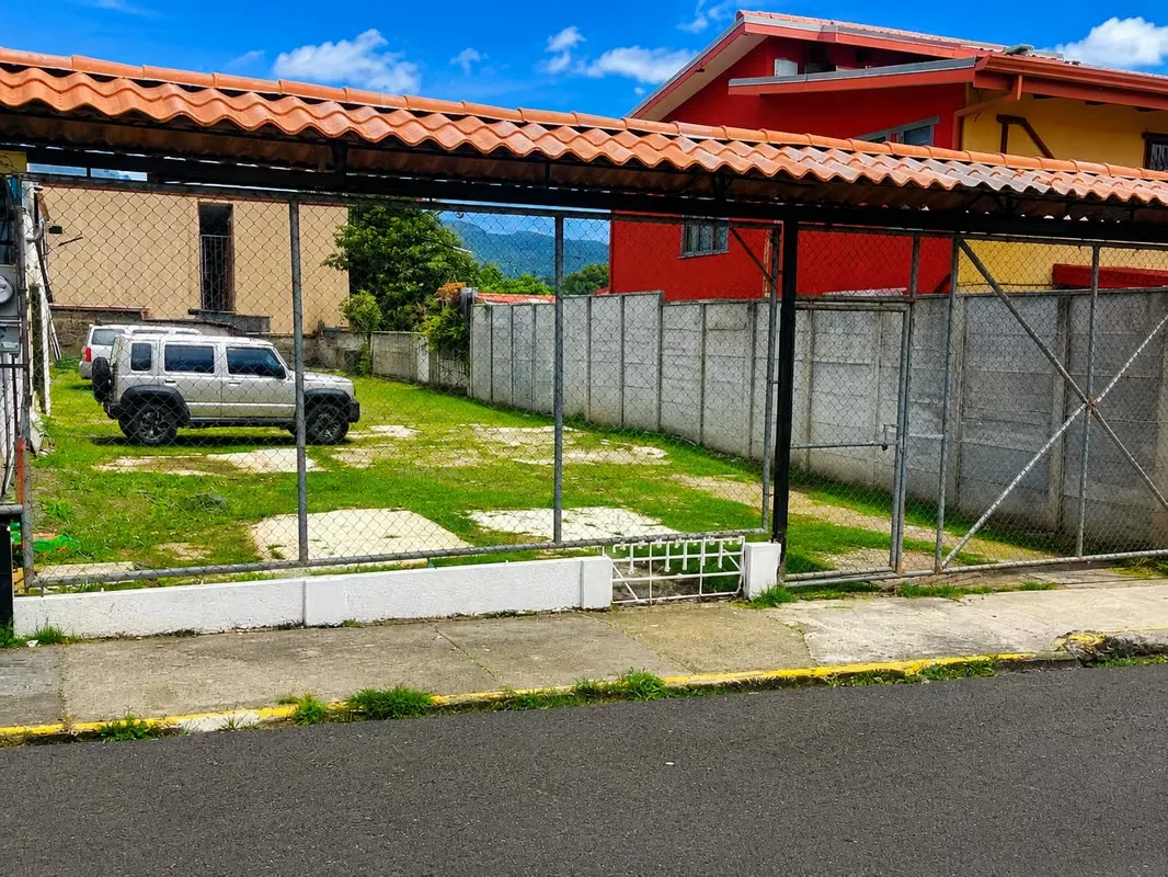 Terreno plano de 405 metros cuadrados con uso de suelo mixto, ideal para el desarrollo de proyectos comerciales, oficinas o actividades profesionales., photo 3