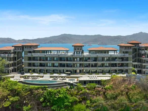 Luxury 3 Bedroom Condominium in 360 residences, Playa Flamingo