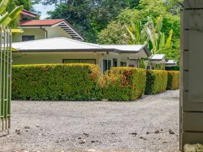 PROPERTY WITH 3 HOMES AND A POOL IN UVITA – 0.25 ACRES, photo 27