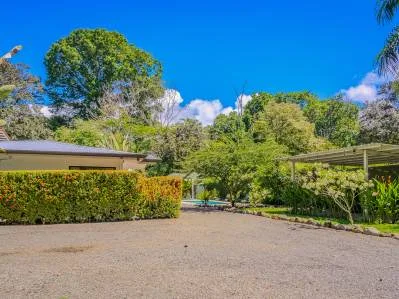 PROPERTY WITH 3 HOMES AND A POOL IN UVITA – 0.25 ACRES, photo 31