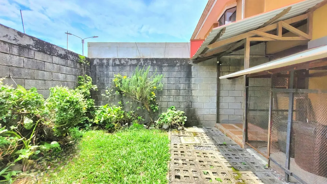 Expanded and Modern House in Los Robles Residential Area, photo 11
