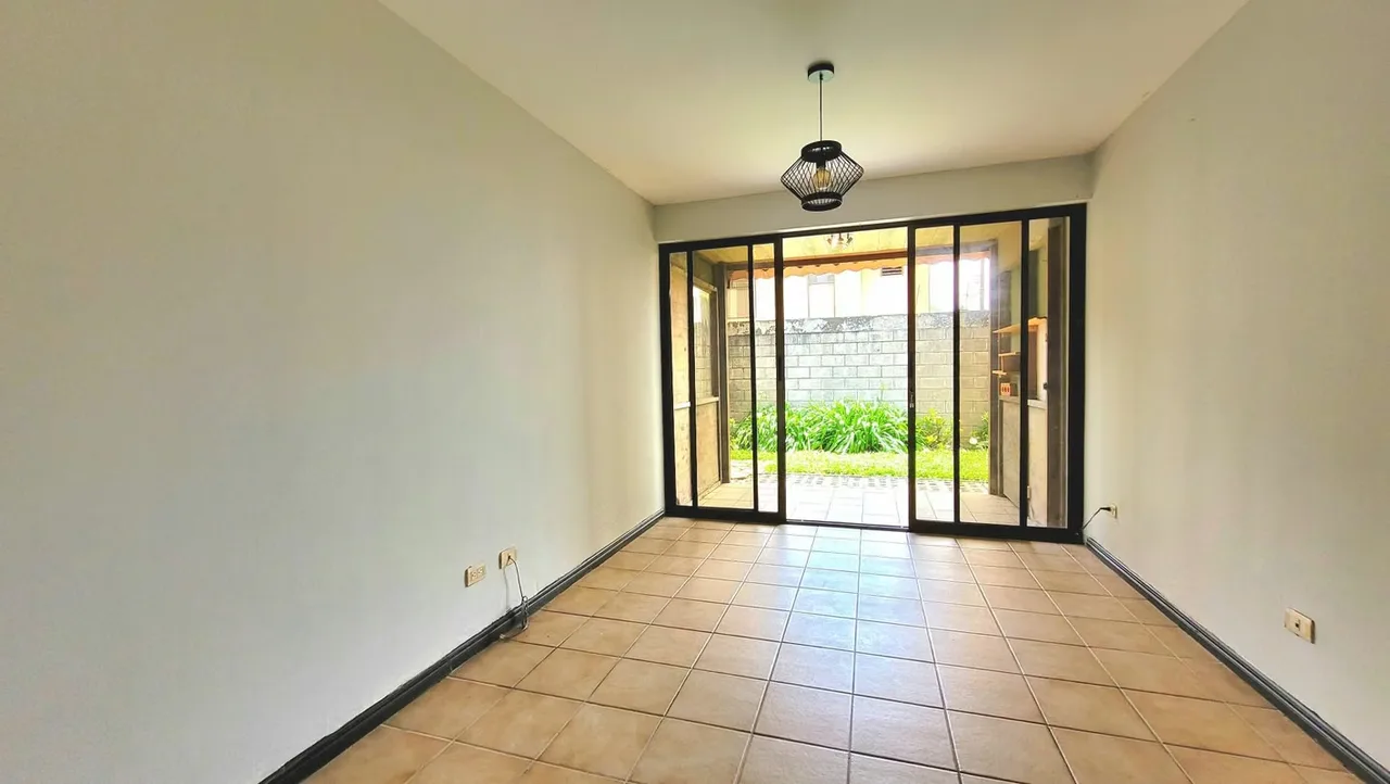 Expanded and Modern House in Los Robles Residential Area, photo 15