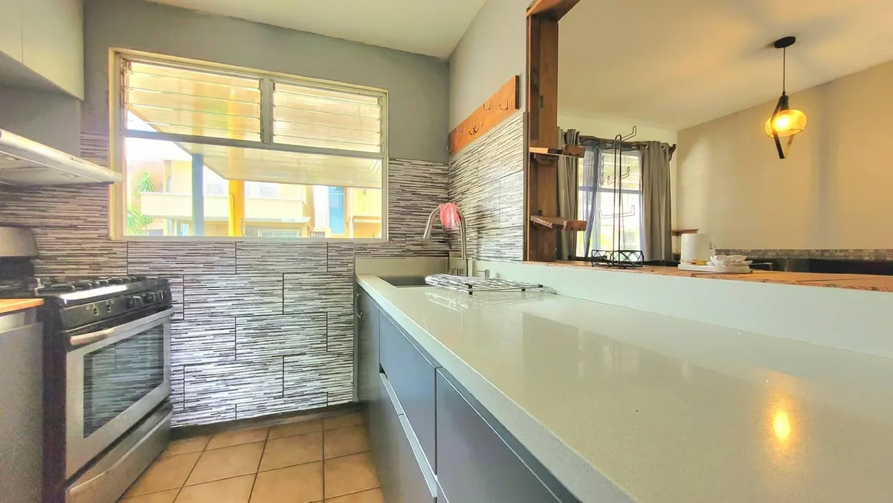 Expanded and Modern House in Los Robles Residential Area, photo 16