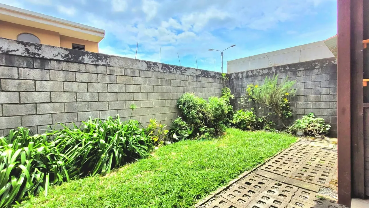 Expanded and Modern House in Los Robles Residential Area, photo 10