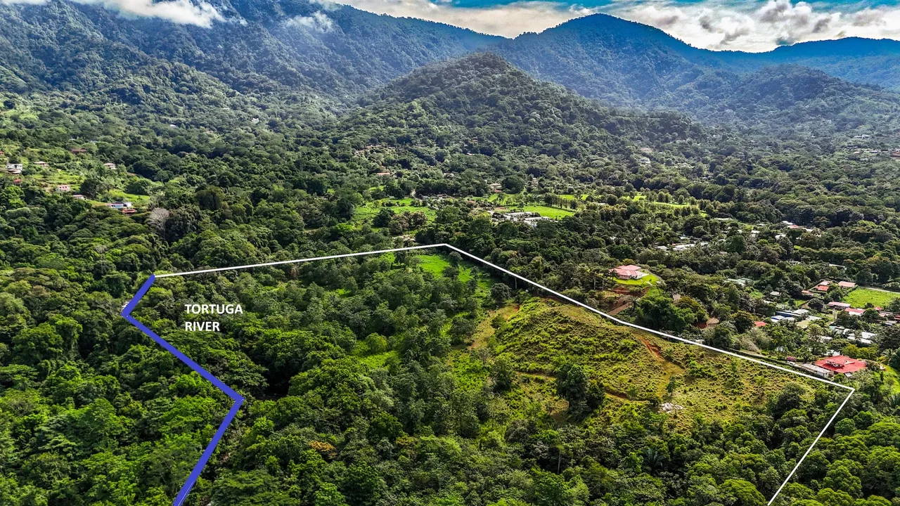 PROPERTY WITH RIVER, FRUIT TREES, AND MOUNTAIN VIEWS, IN OJOCHAL – 22 ACRES