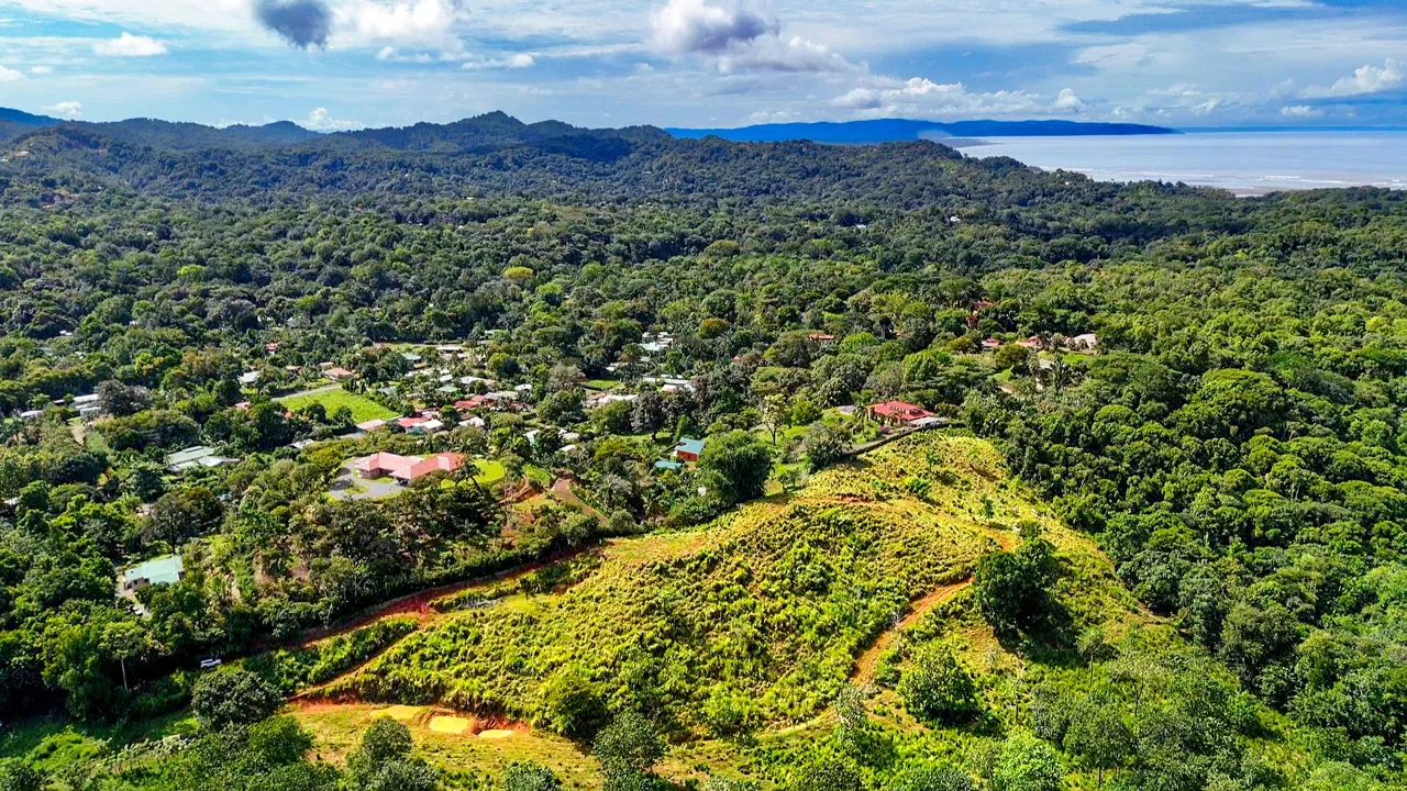 PROPERTY WITH RIVER, FRUIT TREES, AND MOUNTAIN VIEWS, IN OJOCHAL – 22 ACRES, photo 3