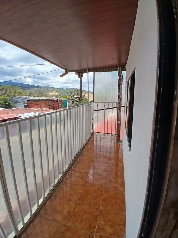 Higuito de San Miguel de Desamparados alberga esta propiedad que comprende dos casas independientes y un apartamento adicional, integrando un total de 280 metros cuadrados de ..., photo 4