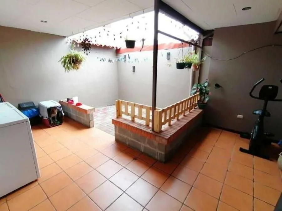 Casa con cinco habitaciones y uso mixto a precio rebajado en Guadalupe RAH 23347 - Venta en Goicoechea, photo 6