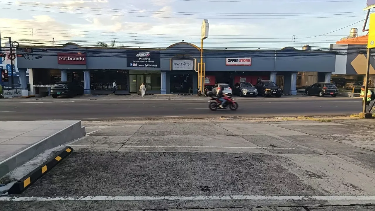 ¿Buscando la ubicación perfecta para hacer crecer tu negocio? Este amplio y estratégico local en ..., photo 8